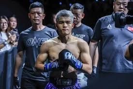 郑钦文笑了，网球其实存在一物降一物的，你不可能打遍天下无敌手的…